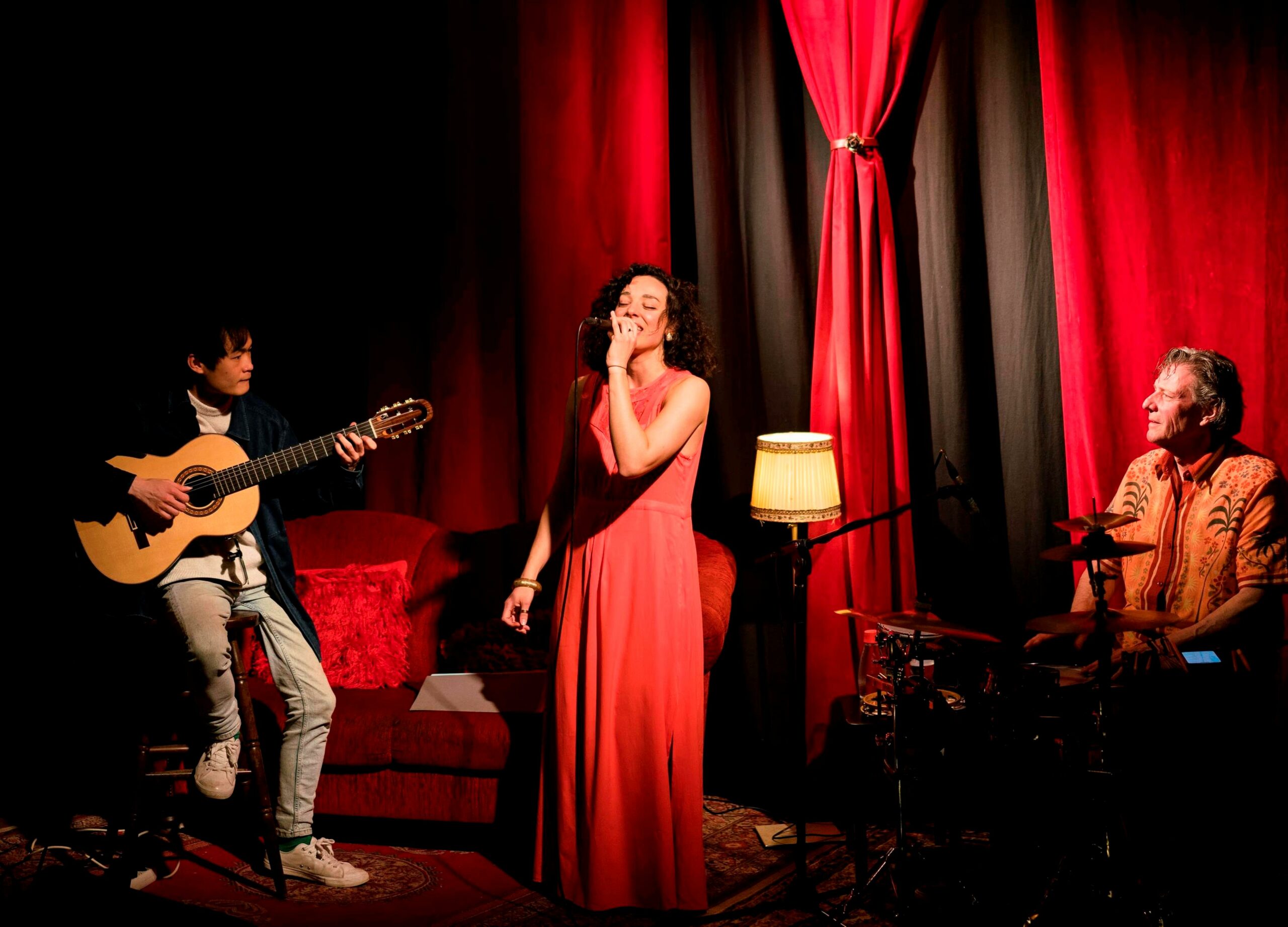 ‘¡Bom!’ Martina Effy & Joy Goh, begeleid door percussionist Alaor Soares, Braziliaanse muziek